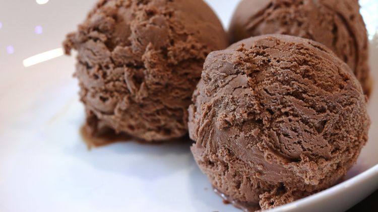 chocolate ice cream recipe with dairy milk silk